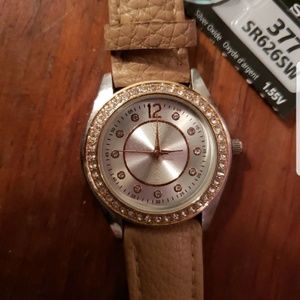 Brand new watch with batteries